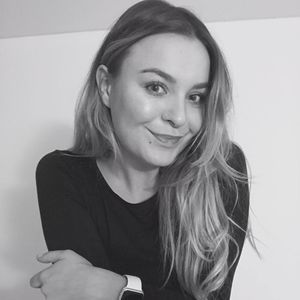 Meet your Posher, Adriana